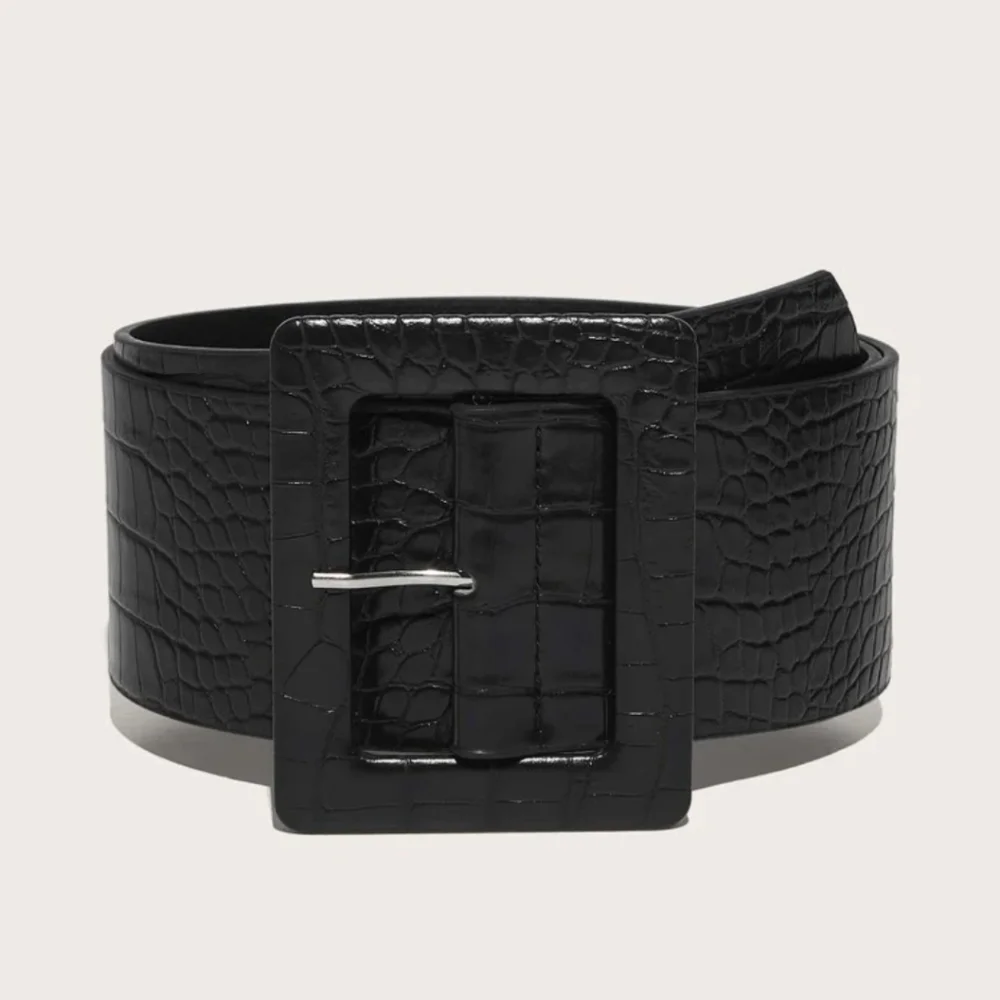 faux crocodile Leather belt...very wide..size M-L.black.